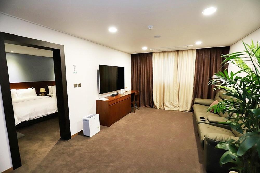 Sea Moon Tourist Hotel Inczhon Zewnętrze zdjęcie